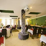 Cevik Palace 2*