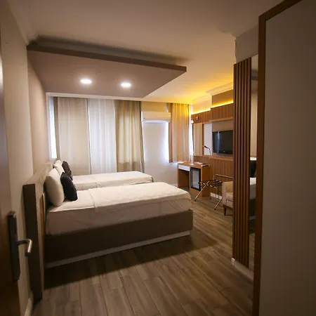Cevik Palace 호텔